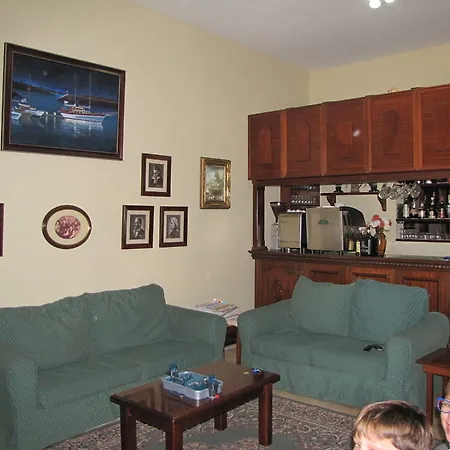 马里布酒店 3* 休吉让